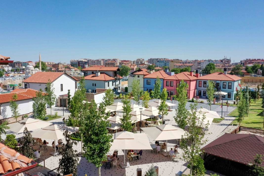 Konya'da tarihle iç içe serin mola: İşte yeşil cennet Meram'ın Avlu kafesi 4